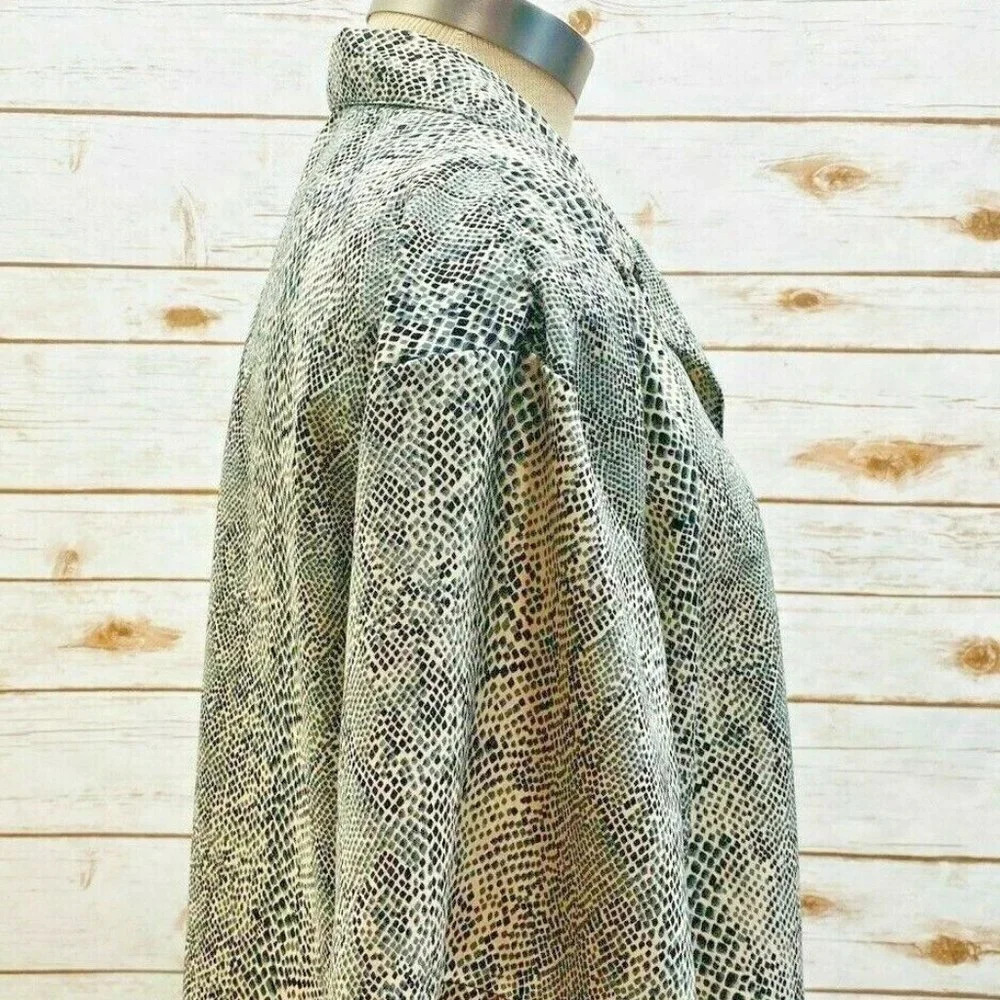 IMPRESSIONS Women Short Sleeve Button Down Collared Animal Print Shirt Sz Large - Picture 6 of 12